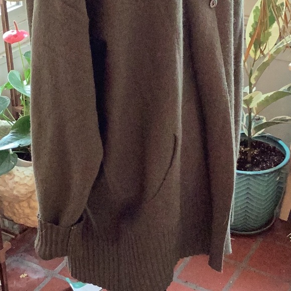 Size XXL OLIVE GREEN CARDIGAN SWEATER WITH TWO FRONT POCKETS ! - Picture 6 of 10